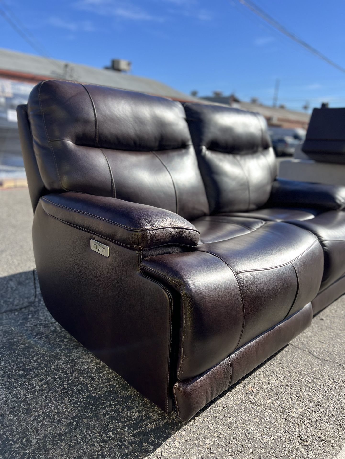 Leather Power Reclining Loveseat – Like New