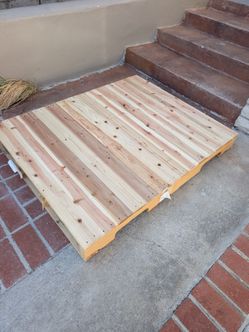 2 pallots great Condition