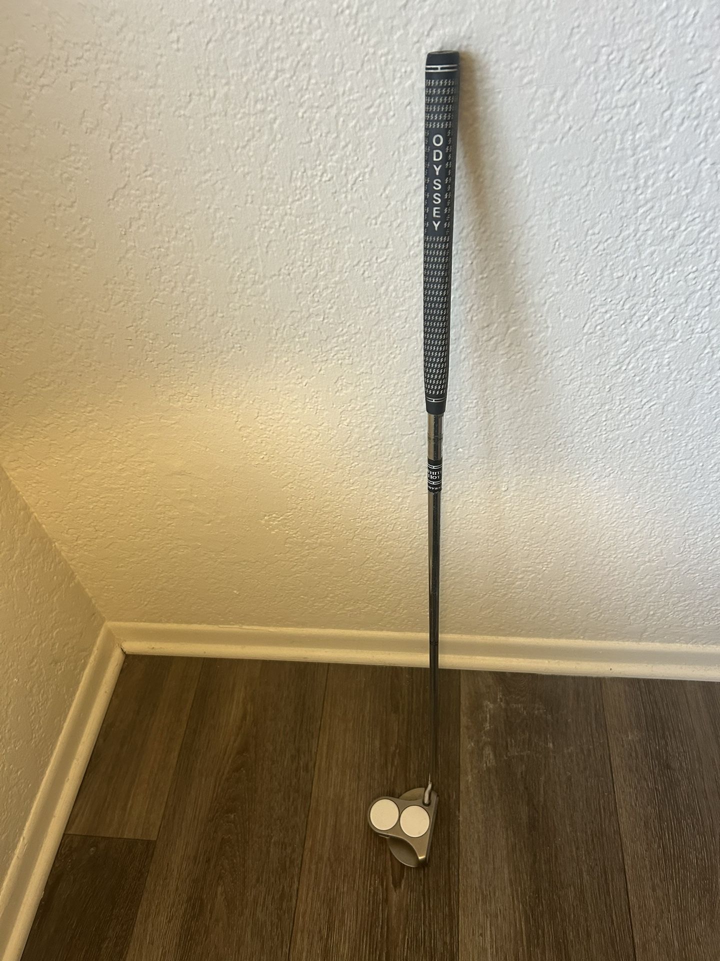 Odyssey White Hot 2-Ball Golf Putter