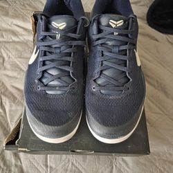 Kobe 8 "College Navy"