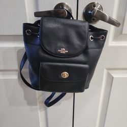 COACH BACKBACK SMALL BLACK