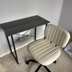 32” Desk + Chair 