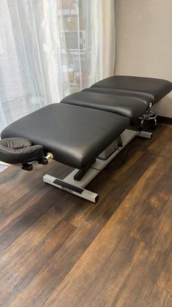 Electric massage table