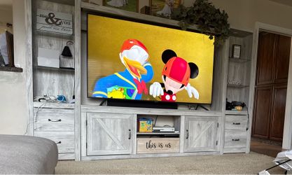 Entertainment center