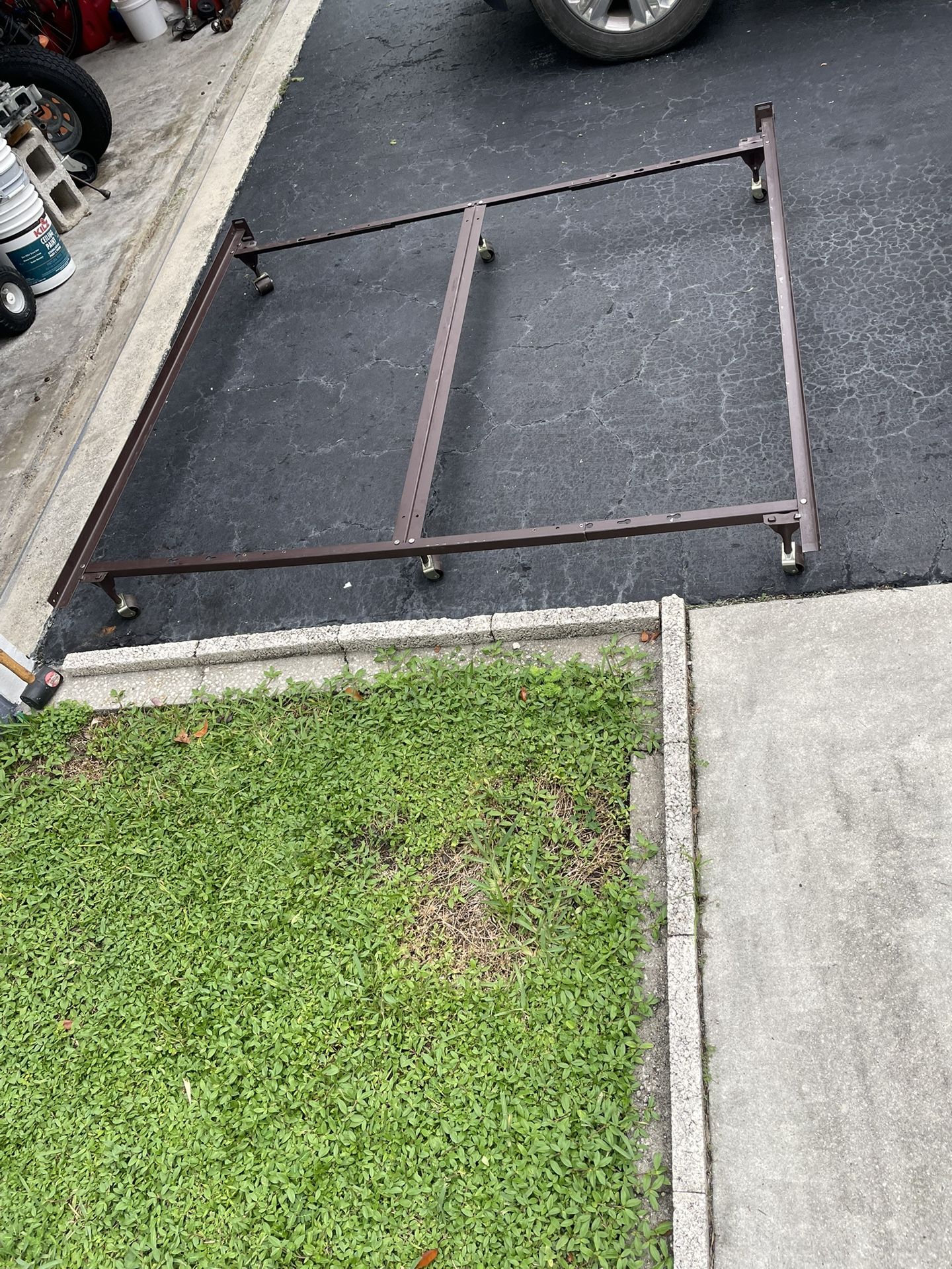 Kingsize bed Frame