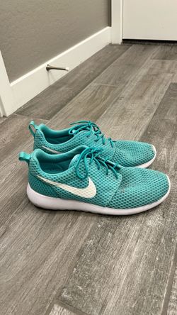 men nike roshe running shoes mint color 8/10 condition size 10