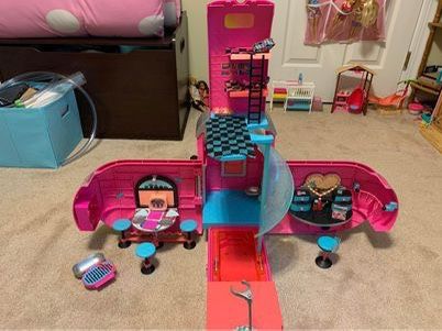 LOL Surprise OMG 4 in 1 Glamper Fashion Camper Deluxe Doll Playset