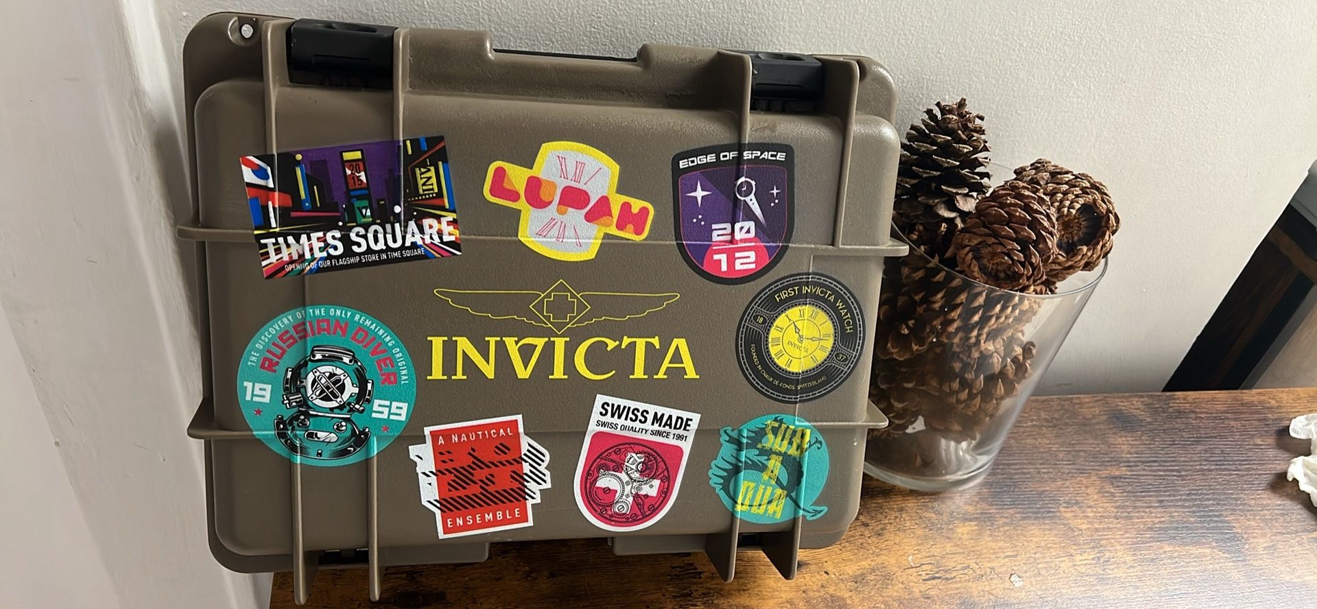 Invicta Watch Suite Case