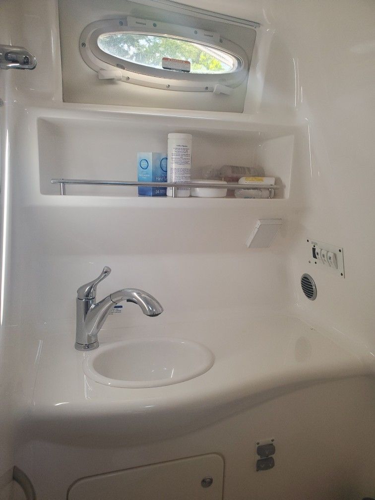 2004 Chaparral Signature 270