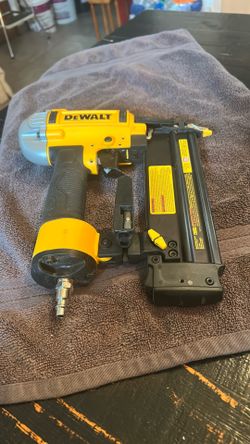 Dewalt Brad Nailer New 18g