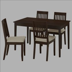 Extendable Dining Table w Chairs