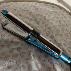 BaByliss PRO Flat Iron