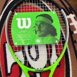 Wilson Blade Feel RXT 105 Tennis Racket