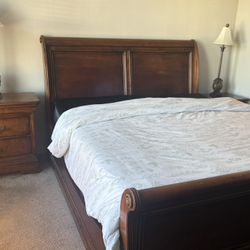 California King Wooden Bedroom Set