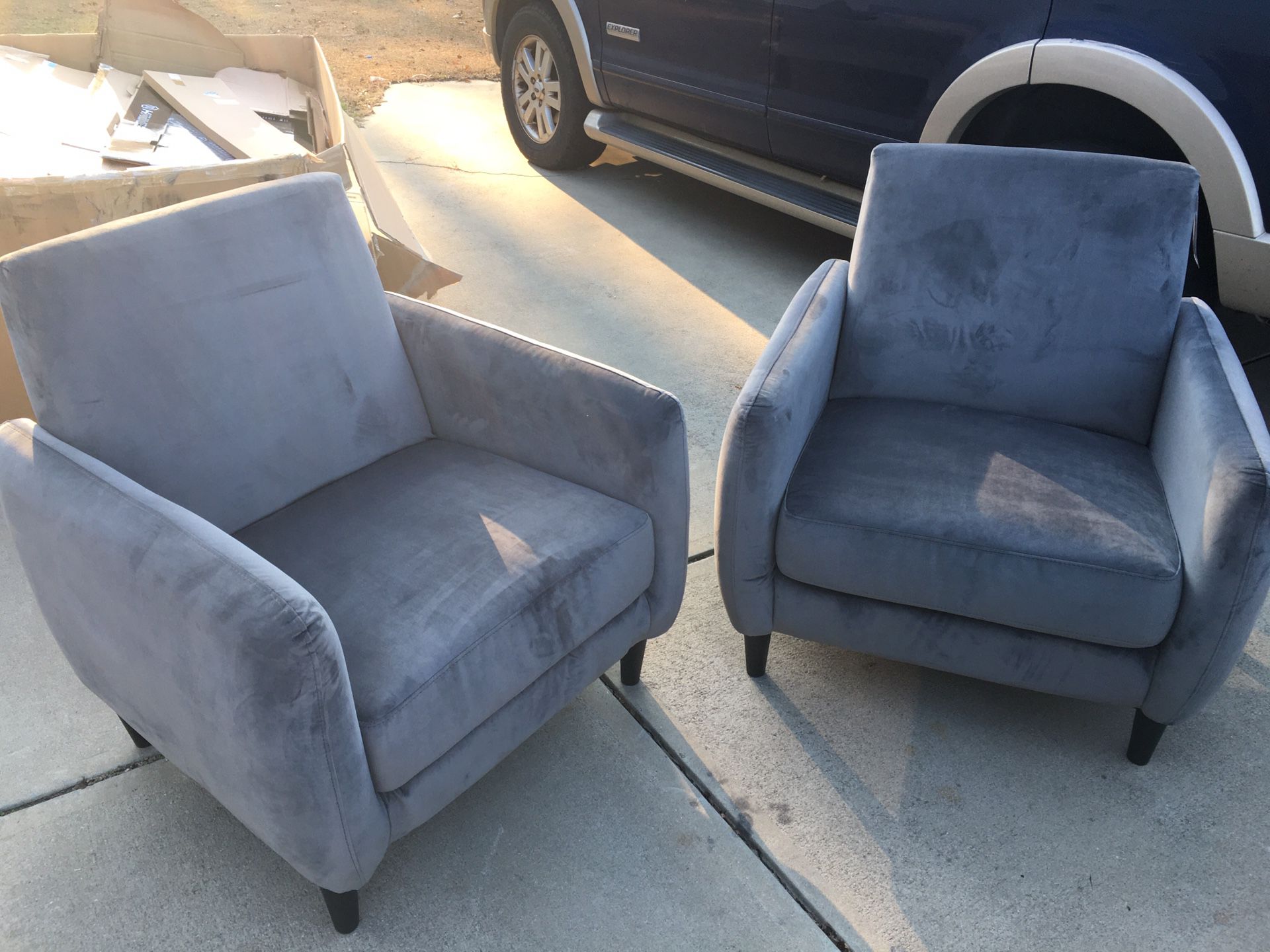Brand new Shanghai Set of 2 Velvet Grey Accent Chairs