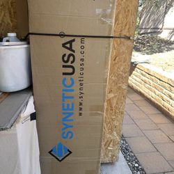 SyneticUSA Metal Bed Cover