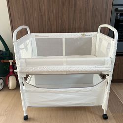 Arm’s Reach Co-Sleeper Bedside Bassinet