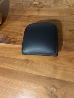 Passenger backrest pad