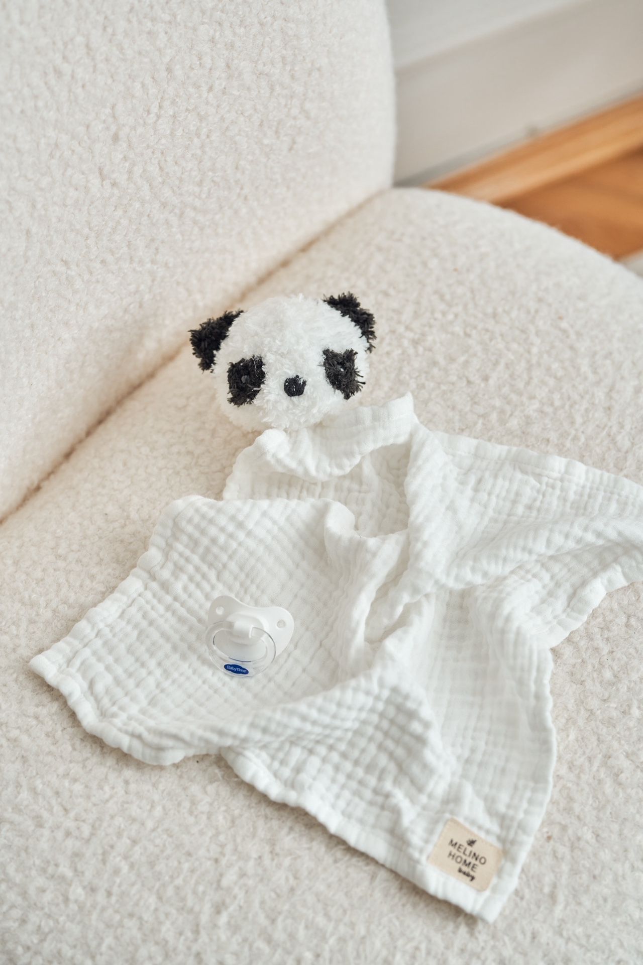 🍼 Handmade 4-Layer Muslin Blanket with Figure Heads – Brand New, Never Used 🍼