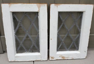 Free Antique Leaded Glass Cottage Windows for Decor