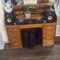 Free , Se Regala Me Urge 