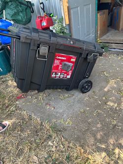 Husky 50 Gallon Mobile Job Box