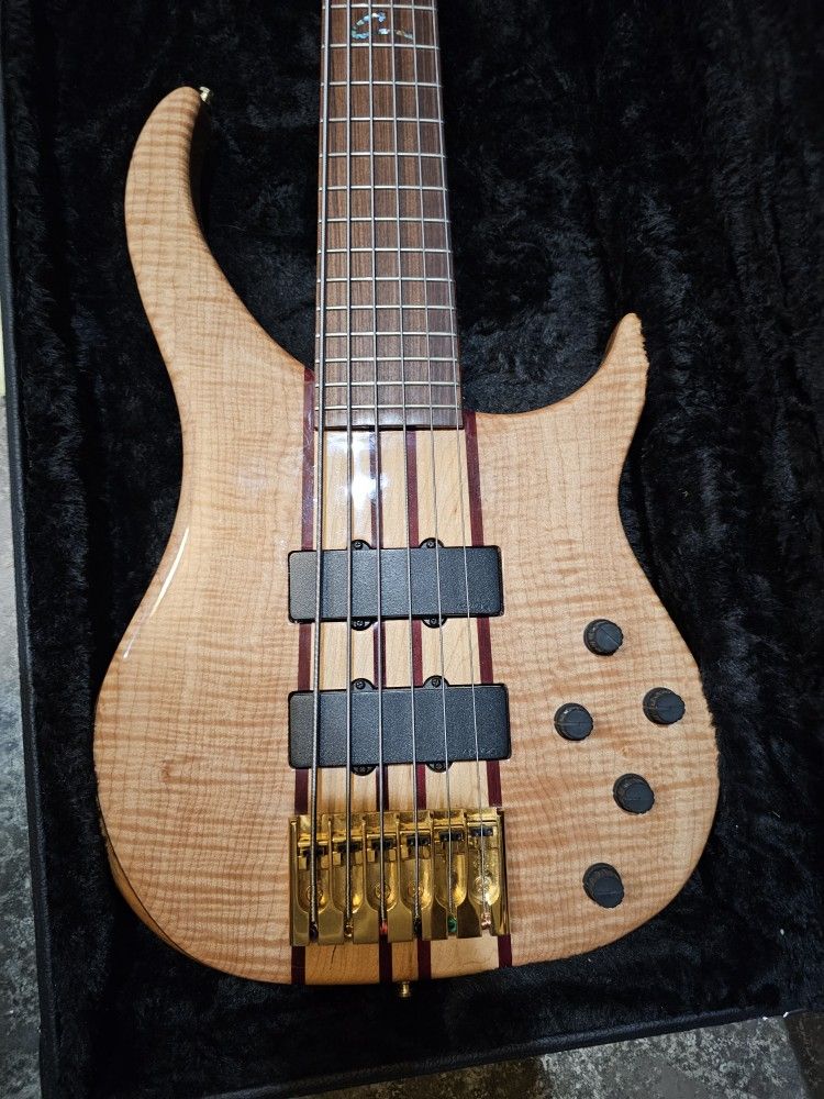 Peavey Cirrus 6 Bass USA