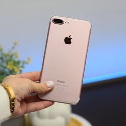 iPhone 7 plus 32GB Unlocked 