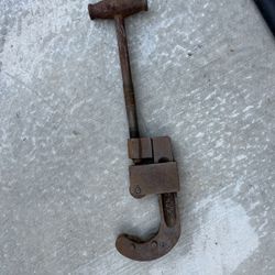 Vintage Pupe Cutter
