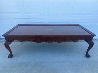 Selling beautiful vintage coffee table with side writing table missing one knob