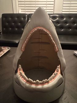 jaws collectible bucket