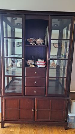Cabinet hutch