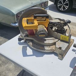 Dewalt Saw