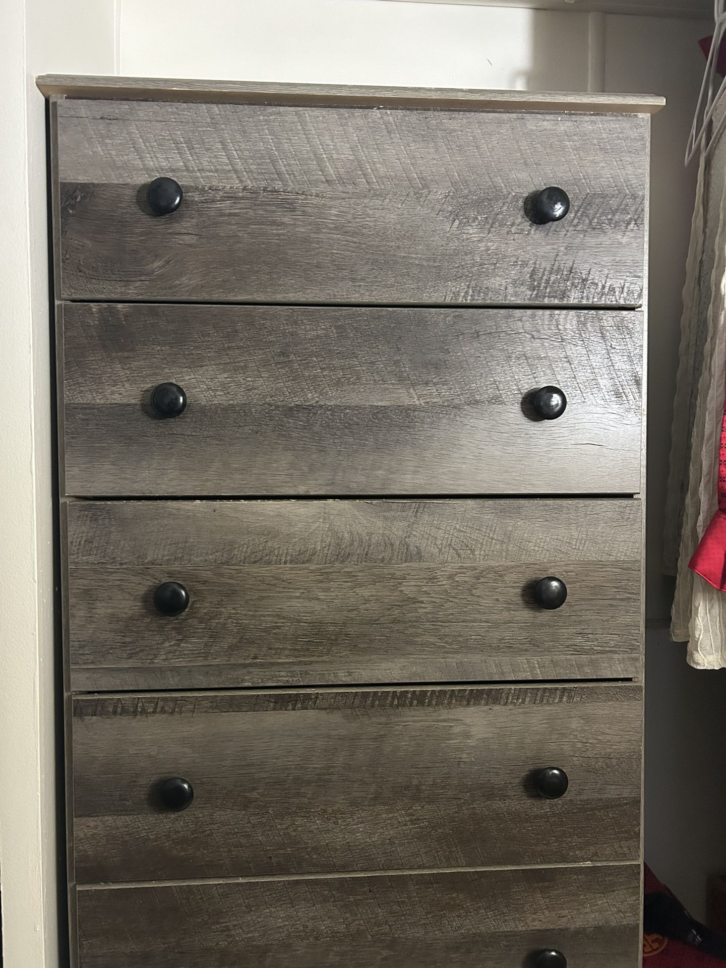 Dresser 