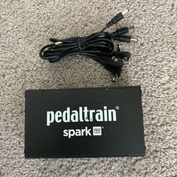 Pedaltrain Spark pedal power supplies (2)