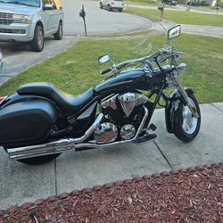 Honda interstate 2015
1300cc ABS