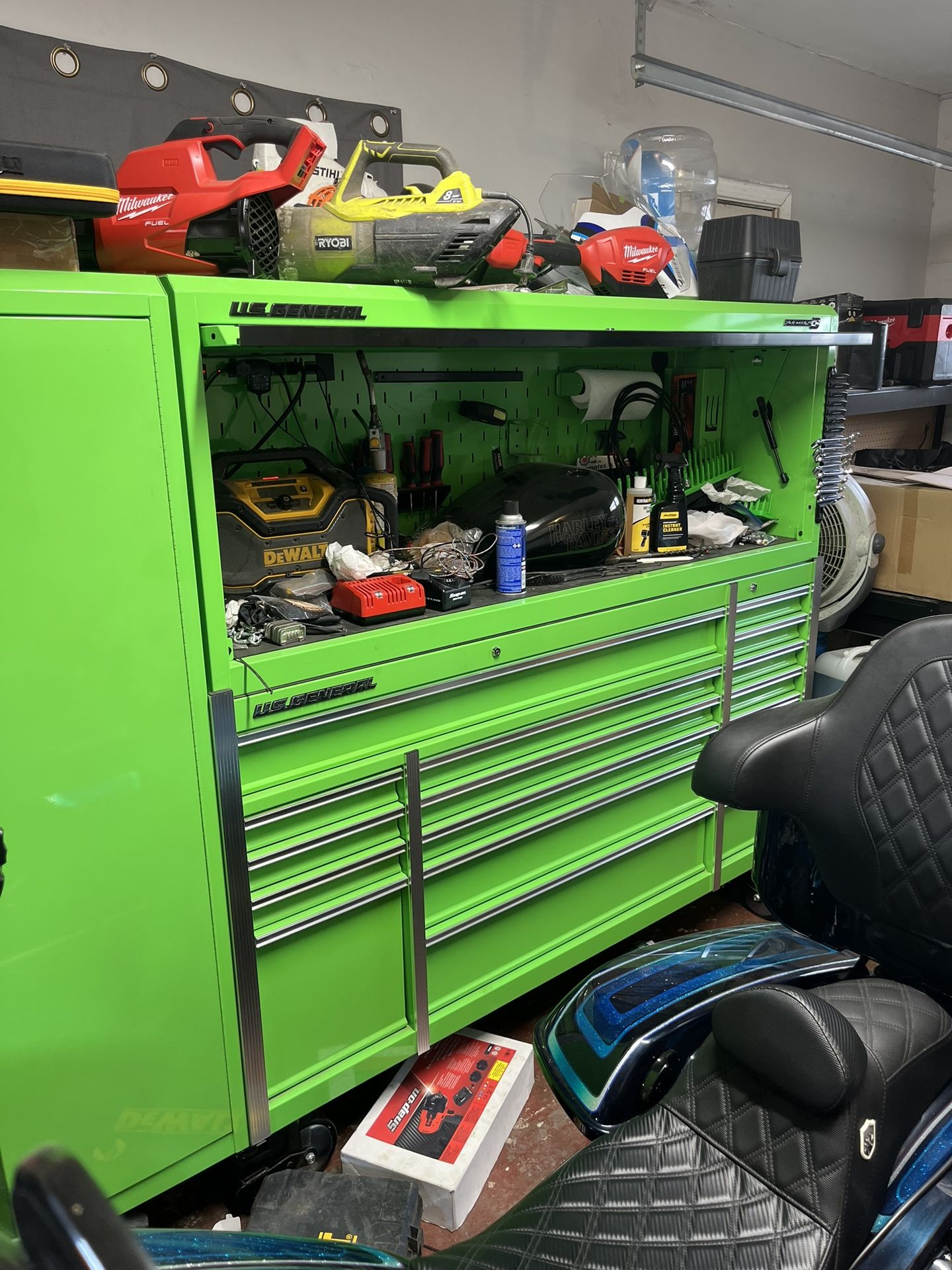 Is General Tool Box With Hutch Side Locker