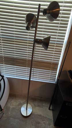 3-Head Metal Floor Lamp