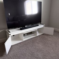 TV stand in great condition