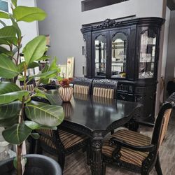 Comedor Y Vitrina/Dining Table & Showcase
