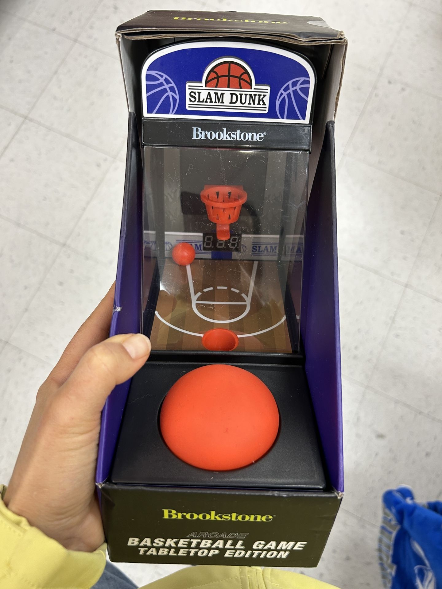 NWT Brookstone Tabletop Basketball Arcade Game