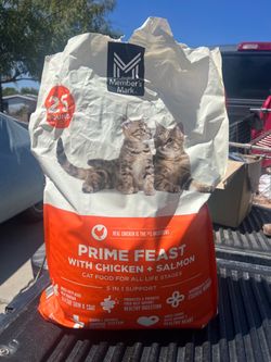 19 lbs 9 ounces bag Member's Mark Prime Feast Chicken Salmon Dry Cat Food