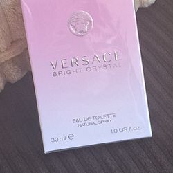 NEW & SEALED " VERSACE BRIGHT CRYSTAL WOMAN'S  10Z SPRAY 30$