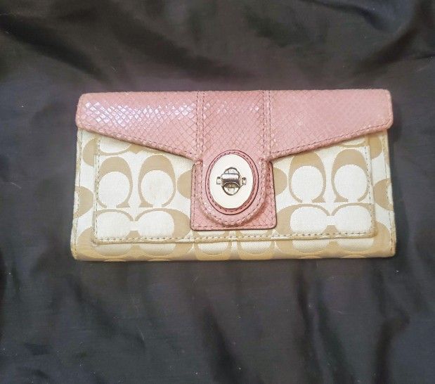 Coach Peyton Large Signature Wallet And Checkbook