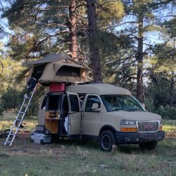 2006 Gmc savanna express van with explorer conversion