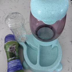 Cat Feeder And Litter Odor Eliminator Crystals 
