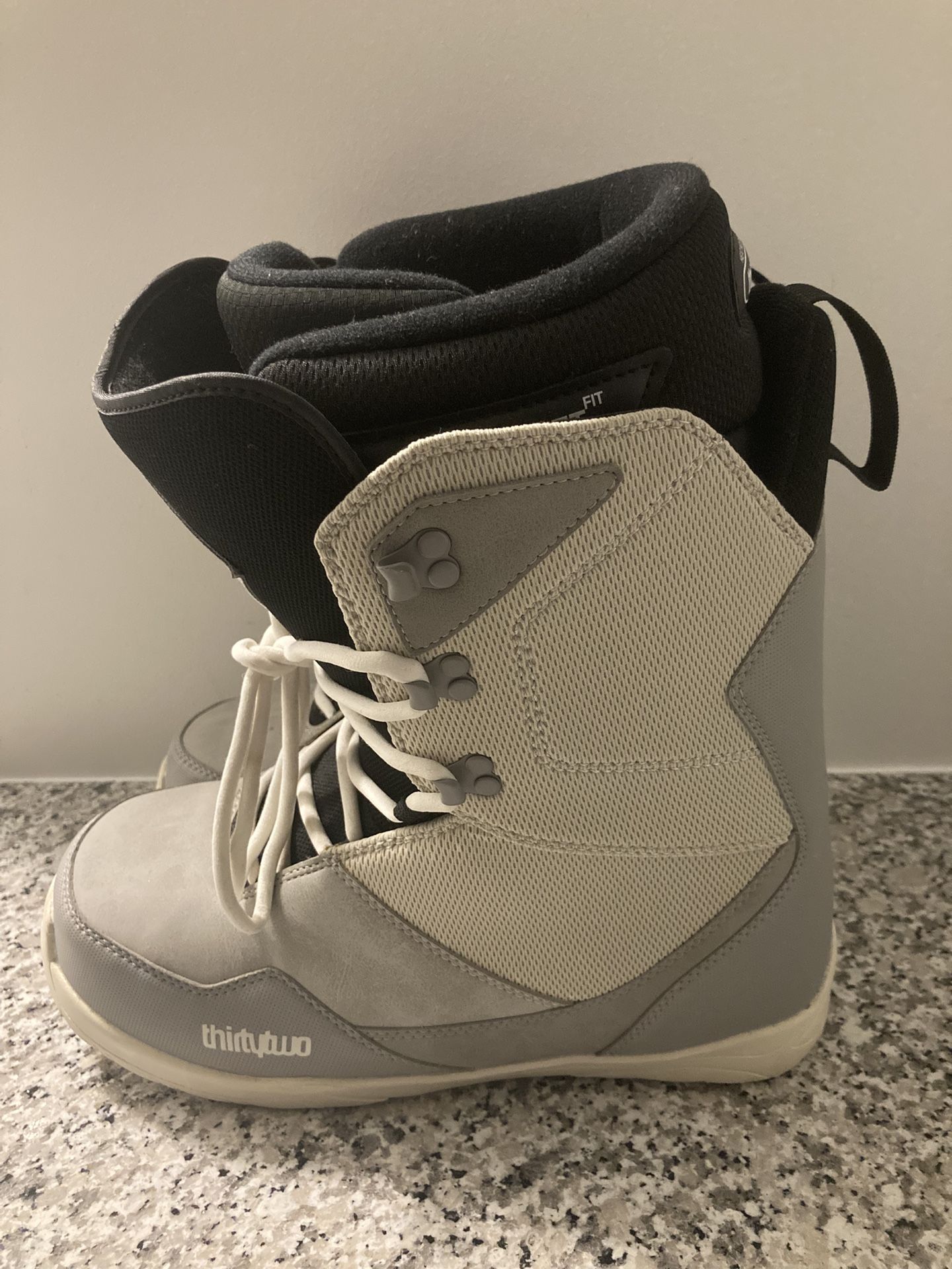 THIRTYTWO SHIFTY SNOWBOARD BOOTS (MEN’S US 12/GREY) 🥾🥾