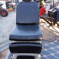 150 $ Steris Hausted Stretcher Chair With Remote