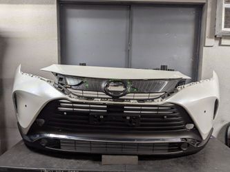 2021-2022-2023-2024 TOYOTA VENZA  FRONT BUMPER OEM USED #10347