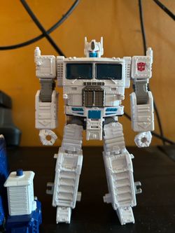 Transformers Kingdom Ultra Magnus